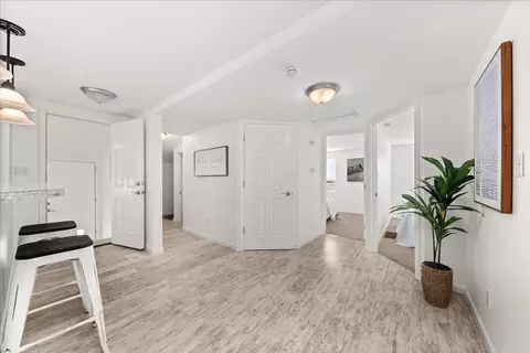 Entry Way - 1648 E Crown Ave, Spokane, WA 99207 photo 3 of 6