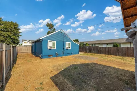 Exterior - 1648 E Crown Ave, Spokane, WA 99207 photo 14 of 14