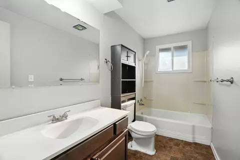 Bath - 2112 E Gordon Ave, Spokane, WA 99207 photo 1 of 4