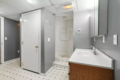 Bath - 2112 E Gordon Ave, Spokane, WA 99207 photo 2 of 4