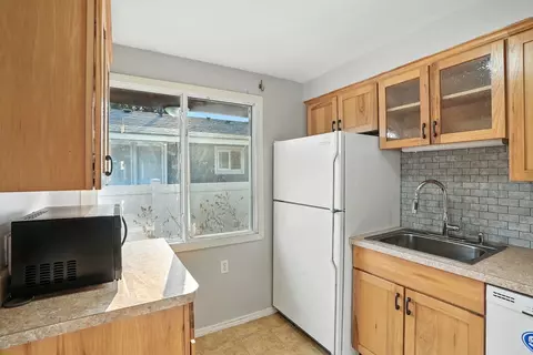 Kitchen - 2112 E Gordon Ave, Spokane, WA 99207 photo 2 of 3