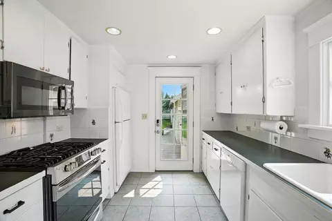 Kitchen - 17 W 31st Ave, Spokane, WA 99203 photo 1 of 4