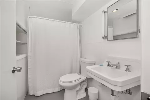 Bath - 428 E 20th Ave, Spokane, WA 99203 photo 2 of 2