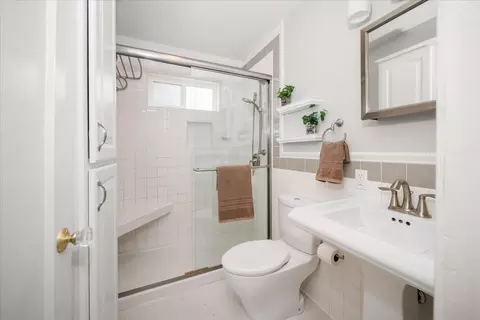 Bath - 428 E 20th Ave, Spokane, WA 99203 photo 1 of 2