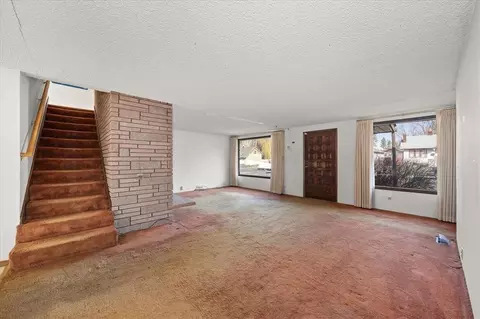 Living - 724 E 10th Ave, Spokane, WA 99202 photo 4 of 4