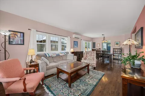 Living - 337 E 20th Ave, Spokane, WA 99203 photo 1 of 3