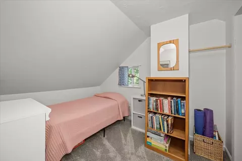 Bedroom - 337 E 20th Ave, Spokane, WA 99203 photo 3 of 3
