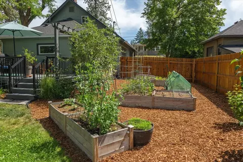 Exterior - 337 E 20th Ave, Spokane, WA 99203 photo 6 of 7