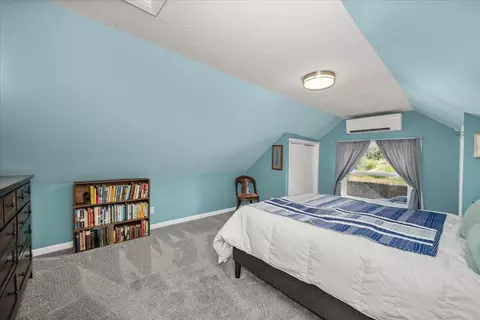 Bedroom - 337 E 20th Ave, Spokane, WA 99203 photo 2 of 3