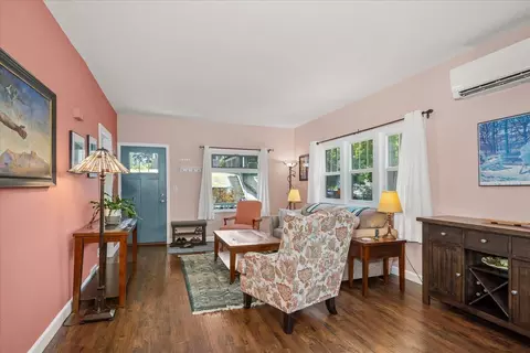 Living - 337 E 20th Ave, Spokane, WA 99203 photo 2 of 3