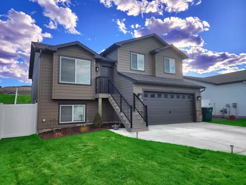 1217 S Greenacres Rd, Greenacres, WA 99016