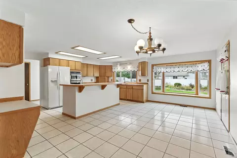 Kitchen - 11223 E 37th Ave, Spokane Valley, WA 99206 photo 1 of 8