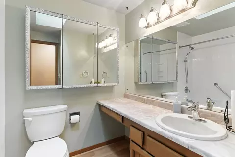 Bath - 11223 E 37th Ave, Spokane Valley, WA 99206 photo 2 of 2