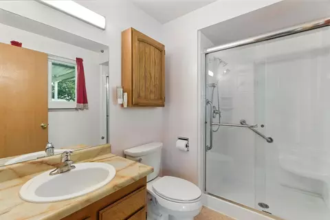 Bath - 11223 E 37th Ave, Spokane Valley, WA 99206 photo 1 of 2