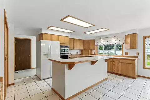 Kitchen - 11223 E 37th Ave, Spokane Valley, WA 99206 photo 5 of 8