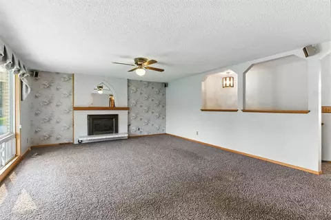 Living - 11223 E 37th Ave, Spokane Valley, WA 99206 photo 1 of 6