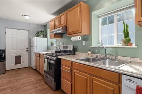 Kitchen - 4602 E 2nd Ave, Spokane Valley, WA 99212 photo 1 of 2