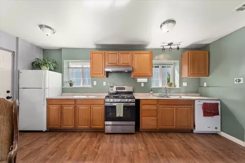 Kitchen - 4602 E 2nd Ave, Spokane Valley, WA 99212 photo 2 of 2