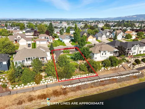 527 S Shelley Lake Ln, Veradale, WA 99037