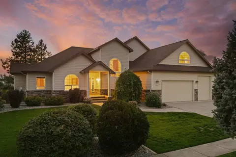919 N Country Club Dr, Deer Park, WA 99006