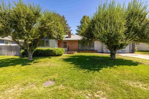2822 N Stout Rd, Spokane, WA 99206