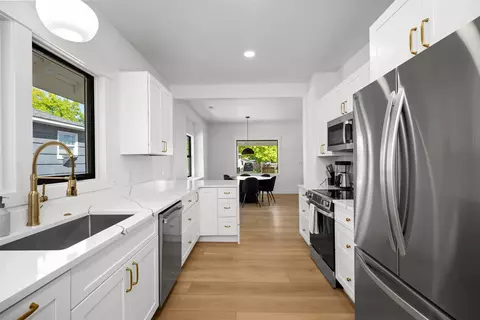 Kitchen - 1232 E 33rd Ave, Spokane, WA 99203 photo 4 of 4