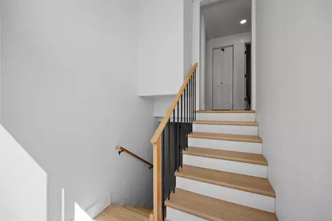 Entry Way - 1232 E 33rd Ave, Spokane, WA 99203 photo 1 of 2