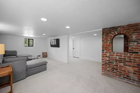 Living - 1232 E 33rd Ave, Spokane, WA 99203 photo 4 of 4