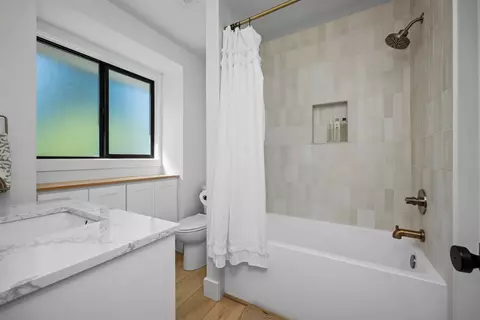 Bath - 1232 E 33rd Ave, Spokane, WA 99203 photo 1 of 4
