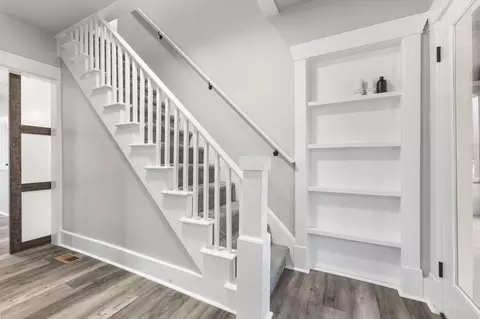 Entry Way - 10212 E 8th Ave, Spokane Valley, WA 99206 photo 3 of 3