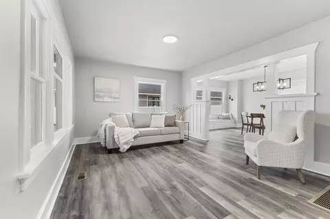 Living - 10212 E 8th Ave, Spokane Valley, WA 99206 photo 1 of 2