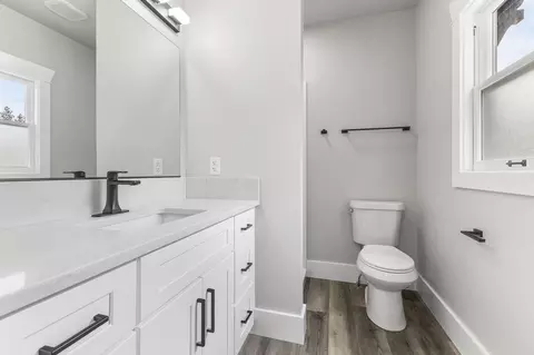 Bath - 10212 E 8th Ave, Spokane Valley, WA 99206 photo 2 of 4