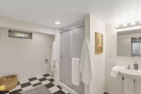 Bath - 1104 E 43rd Ave, Spokane, WA 99203 photo 2 of 2