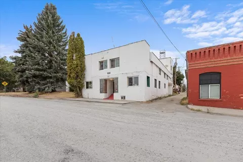424 W 4th St, Newport, WA 99156