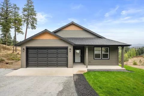 816 N Ashenfelter Bay Rd, Newport, WA 99156