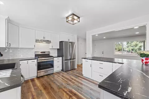 Kitchen - 3308 E 35th Ave, Spokane, WA 99223 photo 3 of 4