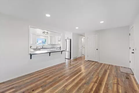 Living - 3308 E 35th Ave, Spokane, WA 99223 photo 4 of 5