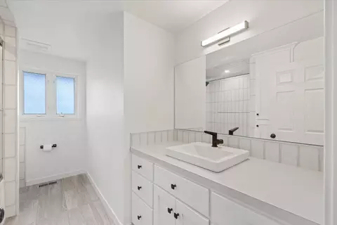 Bath - 3308 E 35th Ave, Spokane, WA 99223 photo 1 of 2