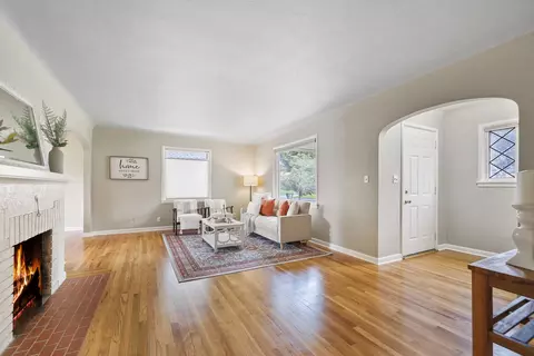 Living - 1225 E 17th Ave, Spokane, WA 99203 photo 2 of 4