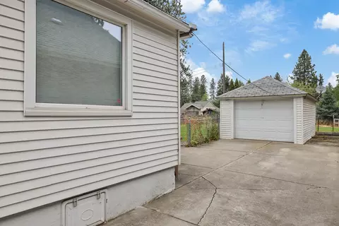 Exterior - 1225 E 17th Ave, Spokane, WA 99203 photo 5 of 6