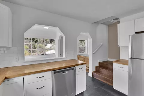 Kitchen - 2317 E Hartson Ave, Spokane, WA 99202 photo 3 of 3