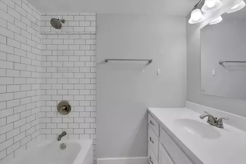 Bath - 2317 E Hartson Ave, Spokane, WA 99202 photo 2 of 3