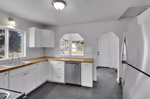 Kitchen - 2317 E Hartson Ave, Spokane, WA 99202 photo 1 of 3