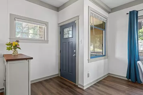 Entry Way - 3129 E 34th Ave, Spokane, WA 99223 photo 1 of 3