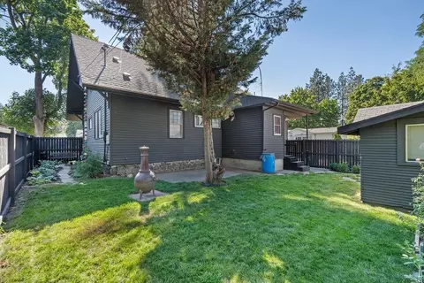 Exterior - 3129 E 34th Ave, Spokane, WA 99223 photo 6 of 7