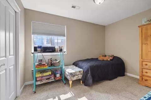 Bedroom - 4007 E 31st Ave, Spokane, WA 99223 photo 2 of 2