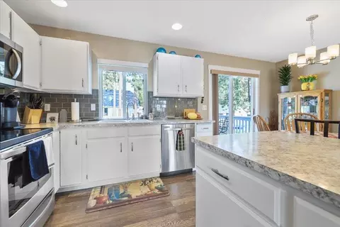 Kitchen - 4007 E 31st Ave, Spokane, WA 99223 photo 3 of 3