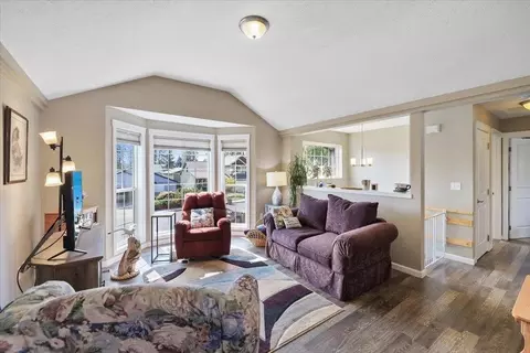 Living - 4007 E 31st Ave, Spokane, WA 99223 photo 2 of 3