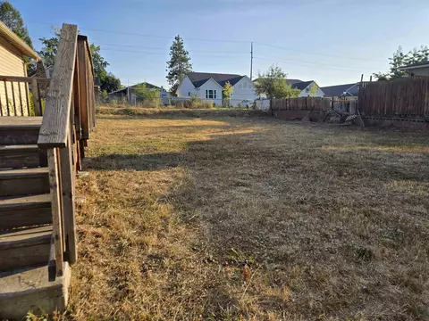 Exterior - 1127 E Decatur Ave, Spokane, WA 99208 photo 3 of 4