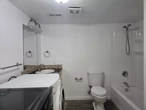 Bath - 1127 E Decatur Ave, Spokane, WA 99208 photo 3 of 3
